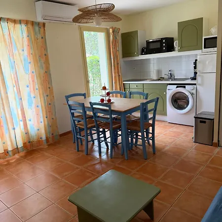 빌라 Maison Climatisee Avec Piscine Pres Uzes Et Du Pont Du Gard Gaujac (Gard)
