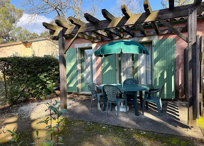 Maison Dans Village Avec Piscine Gaujac (Gard)