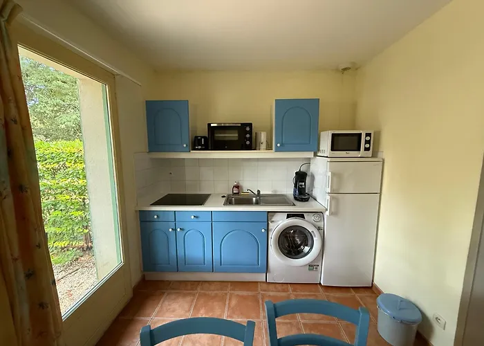 Maison Dans Village Avec Piscine * Gaujac (Gard)